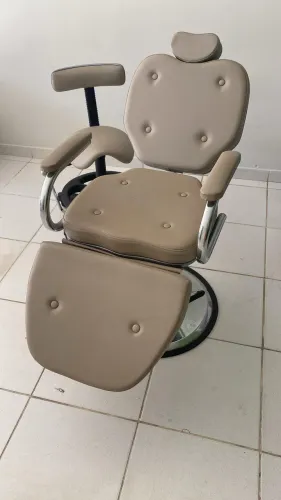 Cadeira Reclinável Poltrona Pigmentação + Mocho