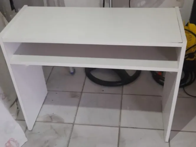 VENDO ESCRIVANINHA POUCO USADA
