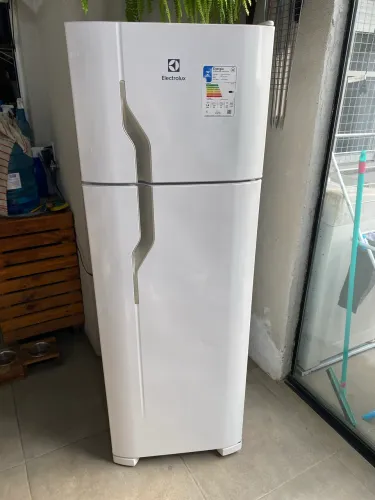 Geladeira Electrolux DC35A 220V