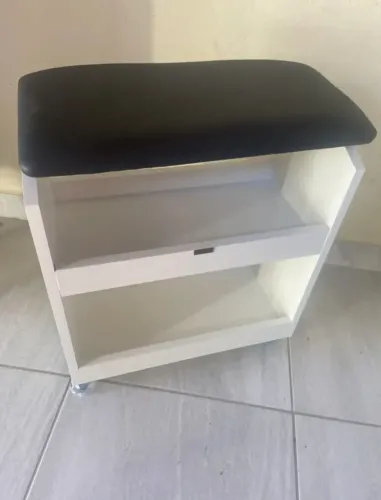Vendo apoio de pé/perna para manicure pedicure  com gaveta preta