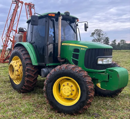 Trator Jonh Deere 6125j