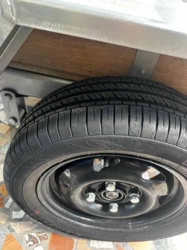 Vendo carretinha pra sair hoje  3300 no dinheiro 