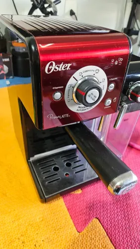 Cafeteira Expresso Oster Primalatte
