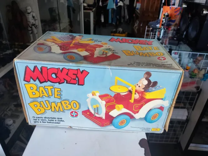 Carrinho Mickey bate bumbo estrela anos 80