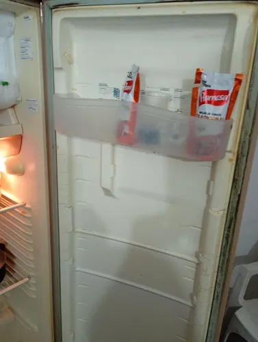 Vende ser uma geladeira Consul