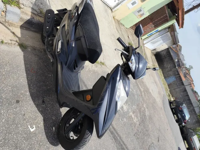 Lindy 125 preta