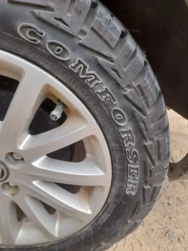 Pneus de carro seminovos