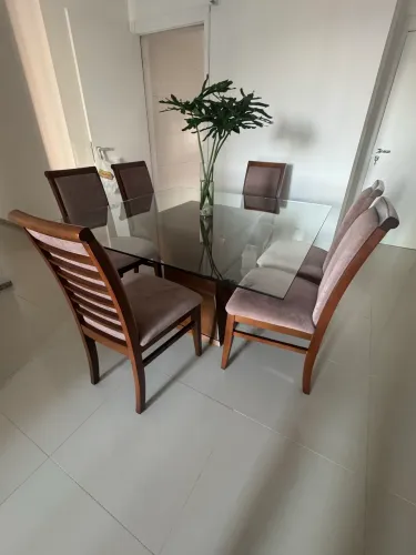 Jogo de mesa de jantar com 6 cadeiras, mesa em vidro e madeira