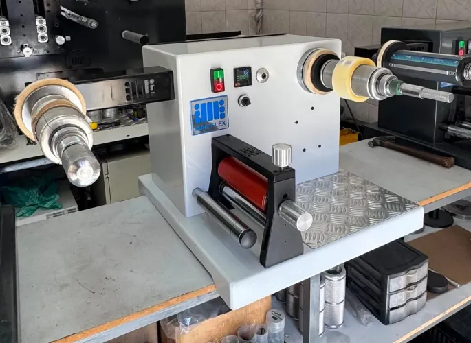Rebobinadeira Maqflex 160mm, ano 2026, de bancada, sem uso