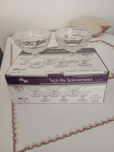 Jogo de taças de vidro para sobremesa