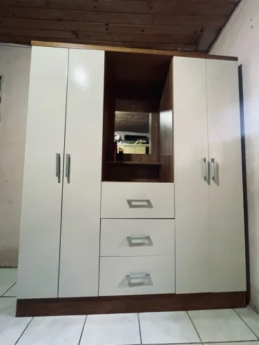 Vendo guarda roupa semi novo