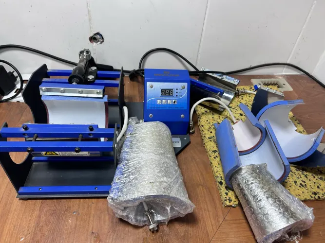 Máquina de fazer canecas