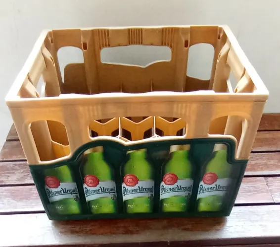 Engradado cerveja Pilsner Urquell oficial importado Rep. Tcheca para 20 garrafas 500ml