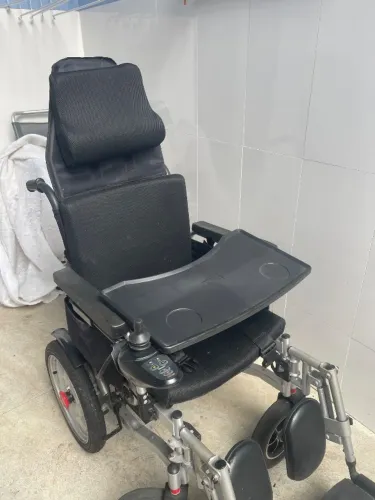 Cadeira de rodas motorizada