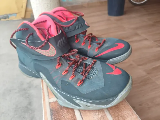 Nike Zoom LeBron Soldier VIII - Numeração 13 americano