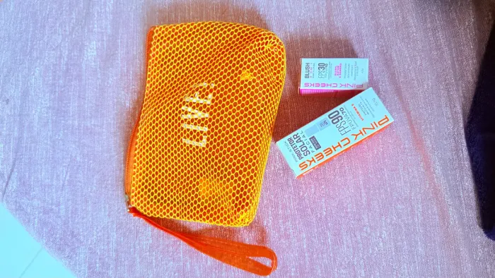 Kit alta proteção solar collab Live! + Pink cheeks