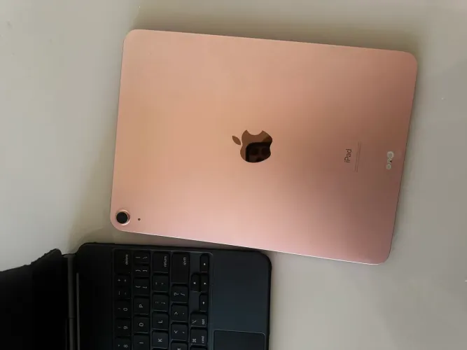 iPad Air 4 rosa 256gb com Magic Keyboard