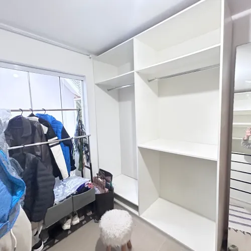 IMPERDÍVEL- Closet Planejado Completo - Ótimo Estado!