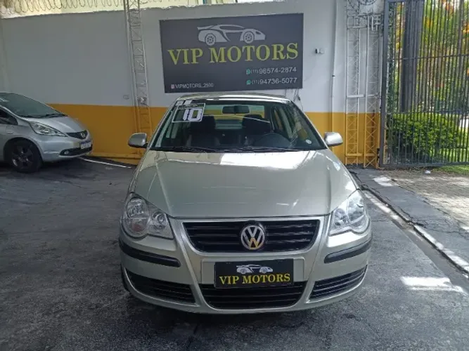 Volkswagen Polo Sedan I Motion 1.6 Total Flex 4P 2010