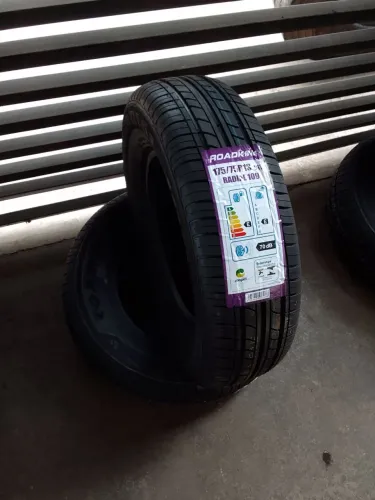 Pneu aro 13 . novo IMPORTADO ORIGINAL