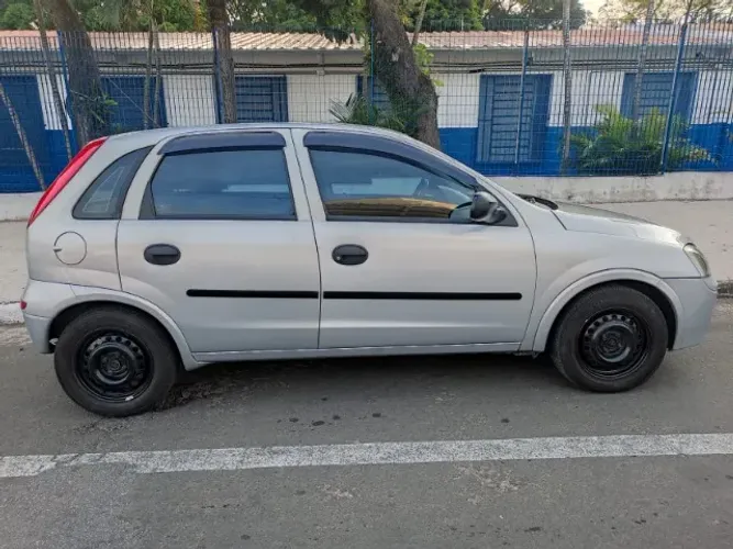 Chevrolet Corsa Hatchback 1.8 MPFI 8V 102cv 5P 2003