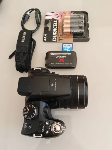 Camera fotográfica Fujifilm zoom de 30x