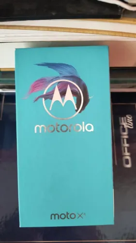MOTO X4 COM DEFEITO NA TELA - PARA RETIRADA DE PEÇAS