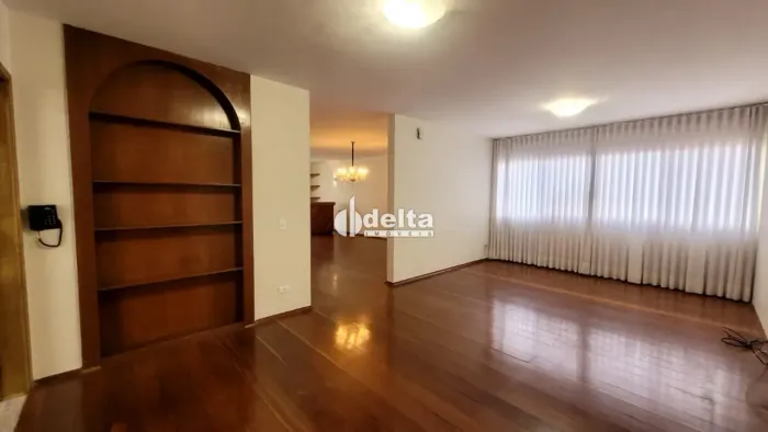 Apartamento com 3 quartos sendo 1 suíte disponível para venda no bairro Centro em Uberlând