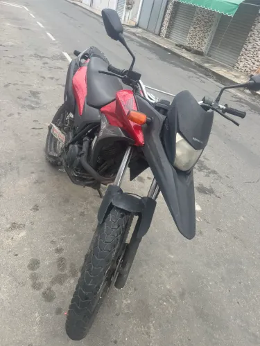 Vendo xre 2010 abaixo da tabela pego iPhone