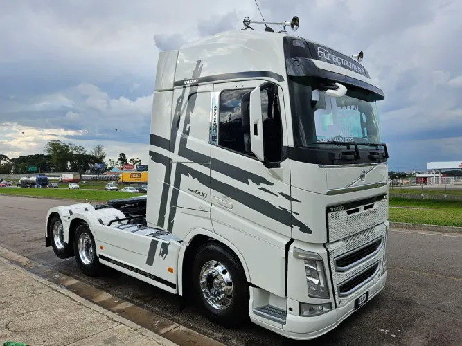 Volvo FH 500 Tração 6x2 Ano 21 Euro 5 teto alto automático carenagem rodas de alumínio 