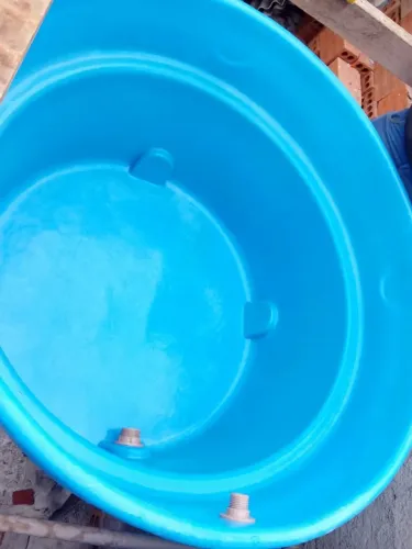 Limpeza em caixa da agua