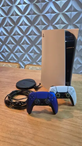 Playstation 5 com 2 controles