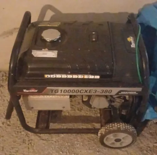 Gerador a Gasolina Toyama TG10000CXE3 11.25kVA Trifásico 380V