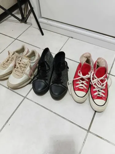 Três tênis um preço só