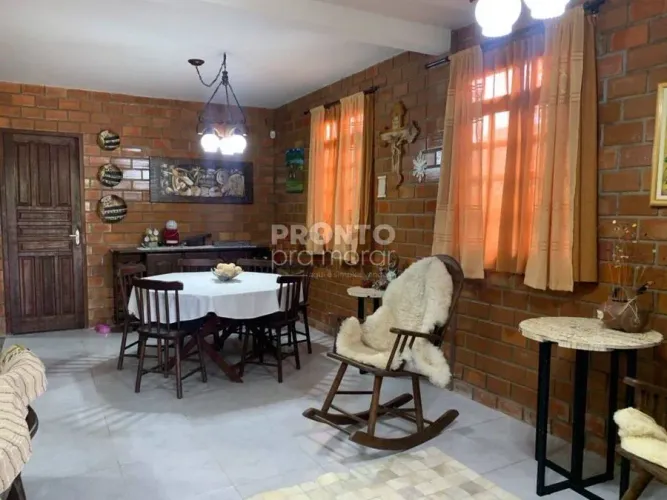 Casa com 4 quartos em Santana