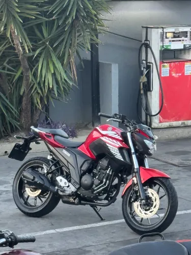 F25