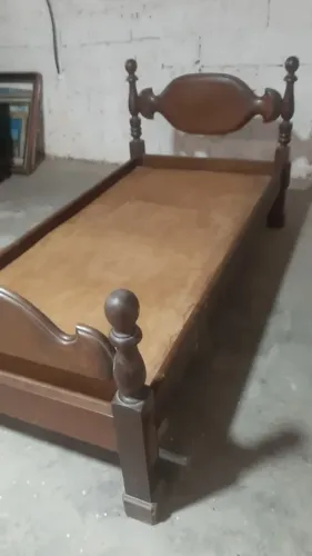 Cama de Solteiro - Madeira Maciça