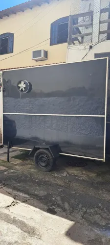 TRAILER EMPLACADO PARA NEGÓCIOS 