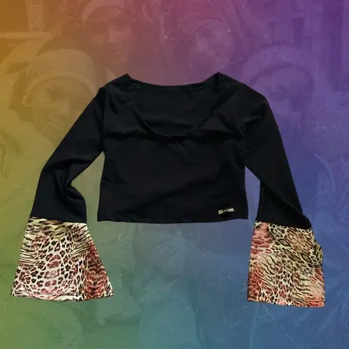 Blusa cropped flare de oncinha