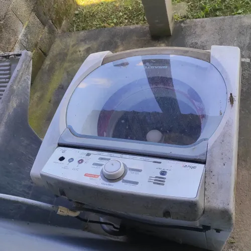 Vendo máquina de Lavar para tirar peças