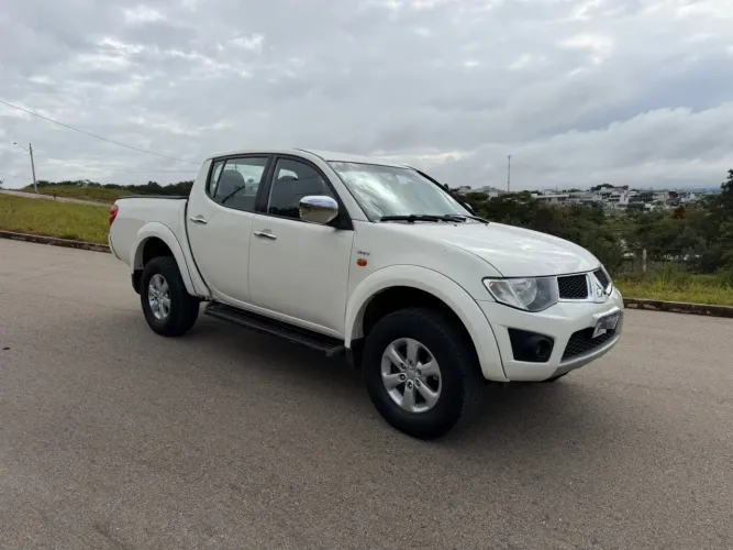 Mitsubishi L200 Triton HPE 3.2 CD TB Int.diesel AUT 2011