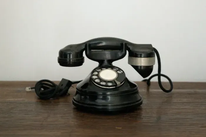 Telefone de mesa - de disco preto