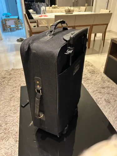 Mala de Viagem aprov Anac 23 kg Espaçosa e Resistente poliéster preto 21x40x68 cm