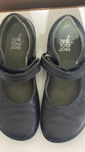Sapatilha em couro TipToye Joey tamanho 29