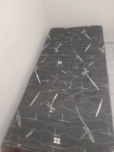 Cama solteiro tenho duas. 180,00 cada!