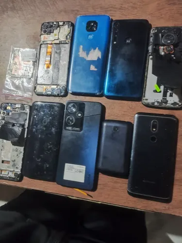 9 celulares quebrados