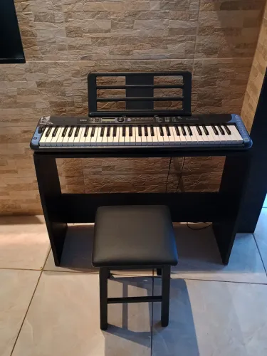 Teclado Cts300 muito conservada 
