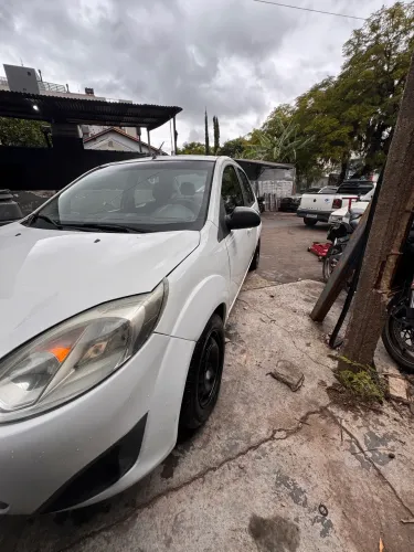 Ford Fiesta Sedan SE 1.6 8V Flex 4P 2014