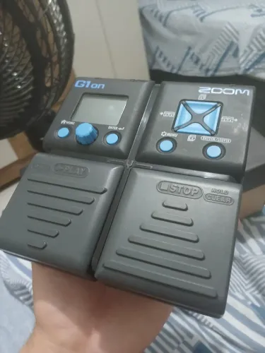 Pedaleira de guitarra Zoom G1on