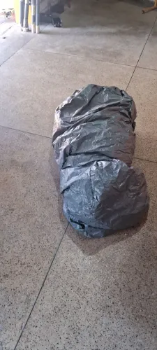 Capa pra caro reti semi nova 
